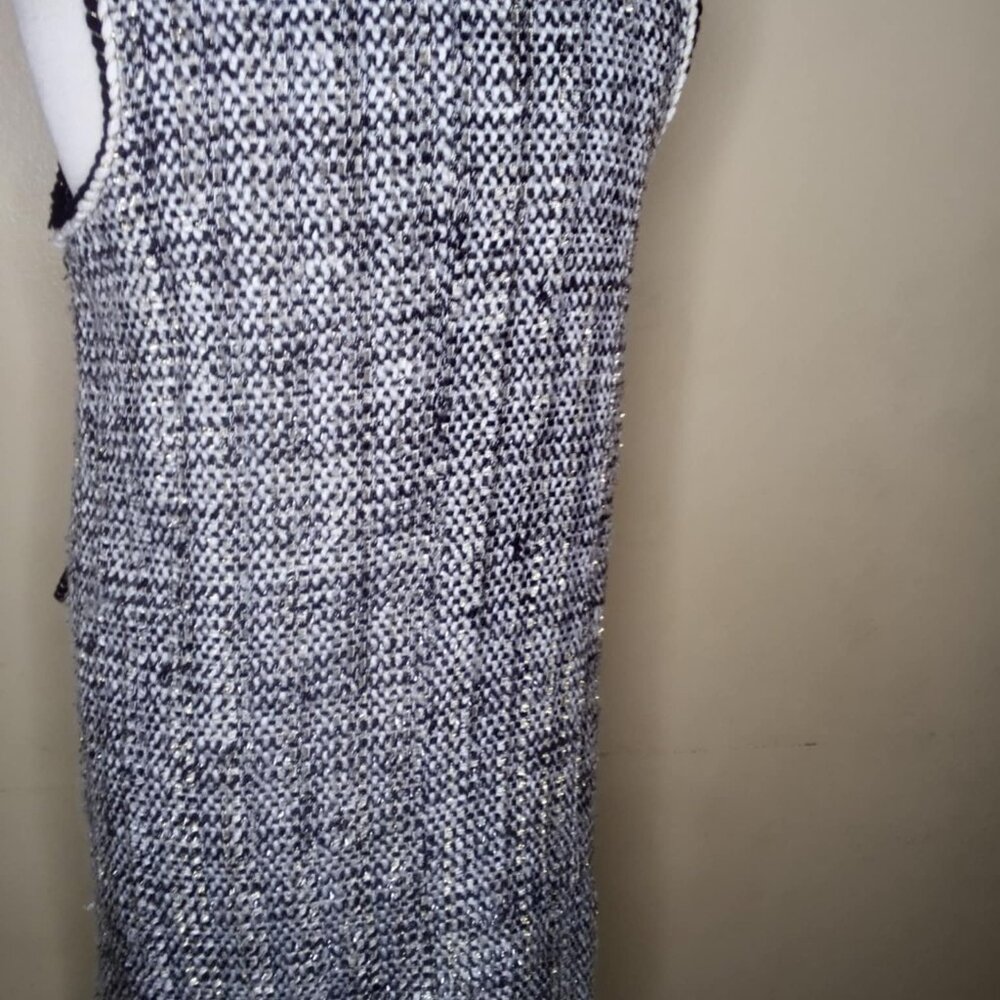 Large Tweed Spring Dress - Picture 4 of 9